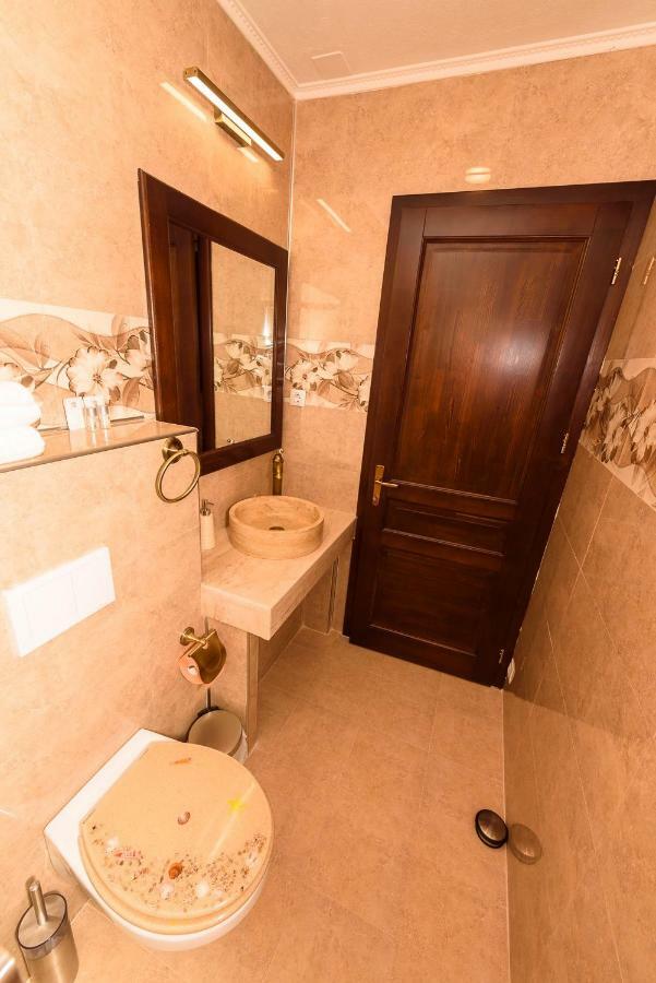 Hôtel Casa Evelyn à Orşova Extérieur photo